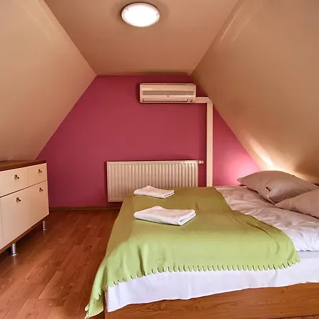 Zakosunflower Apartman *